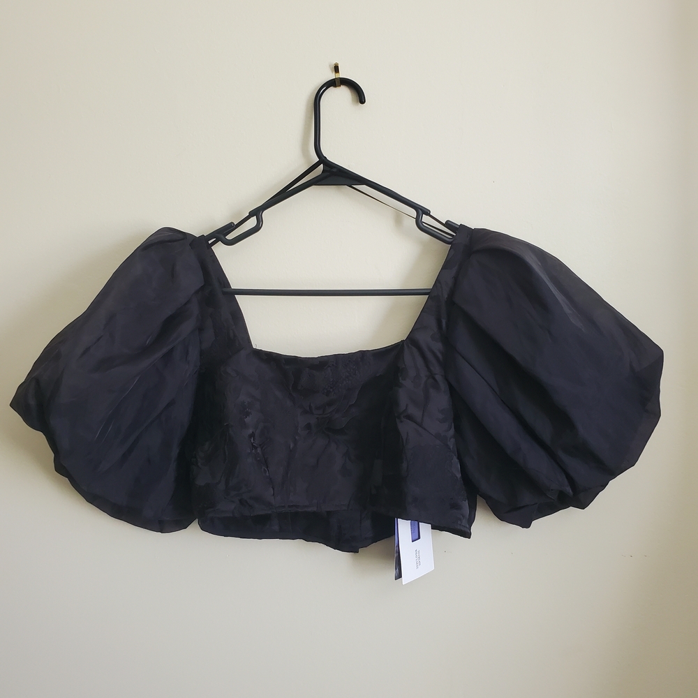 Stylish Black Puff Sleeve Crop Top